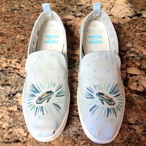 WOMEN'S SIZE 9, DISNEY X, TOMS,  CINDERELLA GLASS SLIPPER SHOE